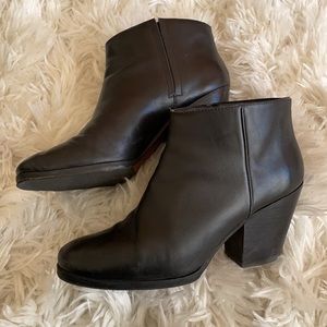 Rachel Comey Mars leather ankle boots in black - size 6